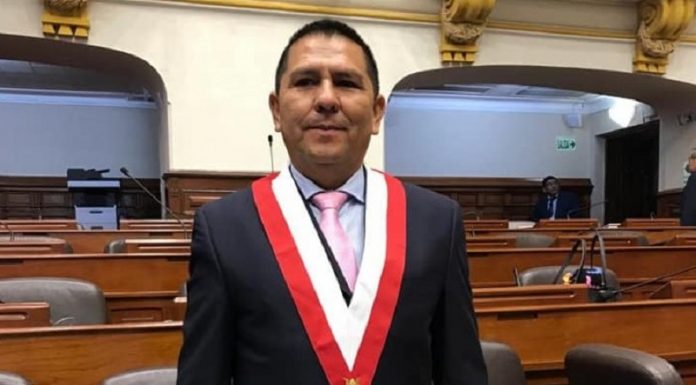 Congresista de AP pedirá a Freddy Llaulli retirar proyecto sobre vehículos usados