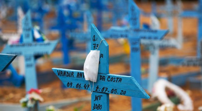 Brasil colapsa: cuatro días con más de 1.200 muertes y 50.000 contagios