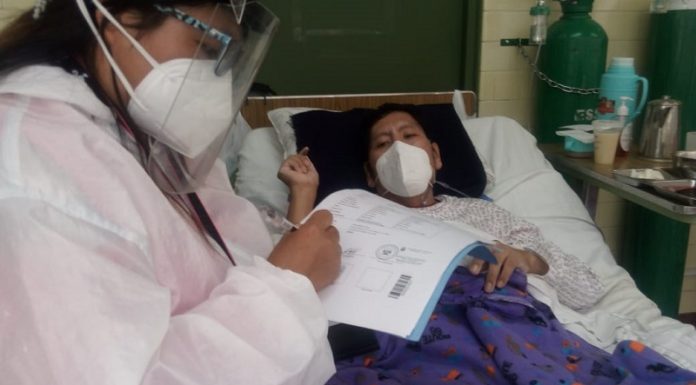 Pareja contrae matrimonio en el hospital de EsSalud