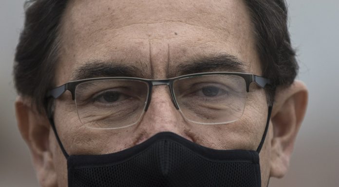 Pese a haberse vacunado Martín Vizcarra da positivo a Covid-19