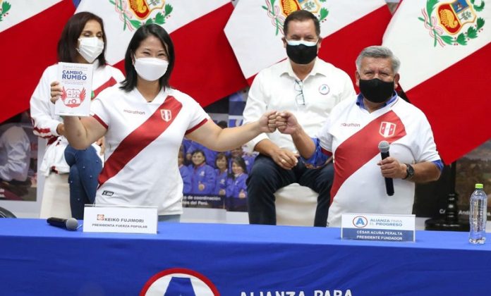 César Acuña de APP formaliza su respaldo a Keiko Fujimori