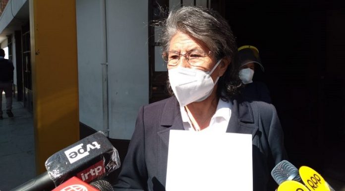 Viuda de Jaime Cerrón pide reparación de 500 mil a congresista Combina por difamación