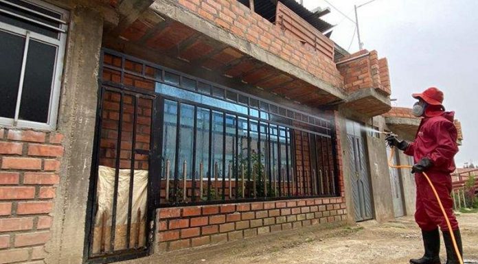 Chilca: El distrito que se lava la cara por 64 años