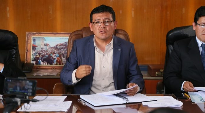 Este miércoles regidores de Huancayo solicitarán vacancia de Henry López