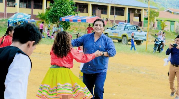 Alcalde de Satipo denunciado por intentar asfixiar a su pareja sentimental