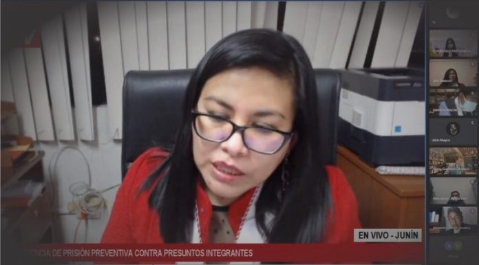 Dinámicos del Centro: Cobraban entre 500 hasta 2500 para dar licencias