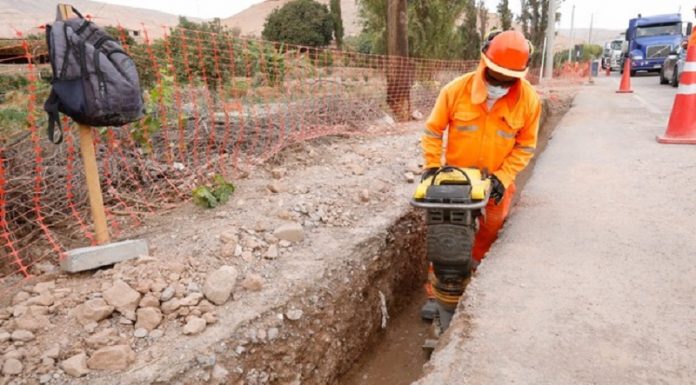 Ministra de Vivienda supervisa obra de agua y saneamiento en Huacrapuquio