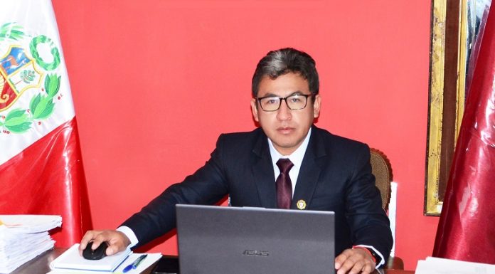 Retiran del cargo a subprefecto de Huancayo ampayado en ‘chingana’