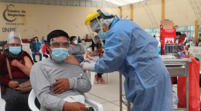 Junín la primera región en cumplir meta de Vacunatón
