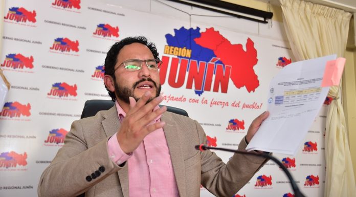 No renunció: Fernando Orihuela sigue despachando como gobernador