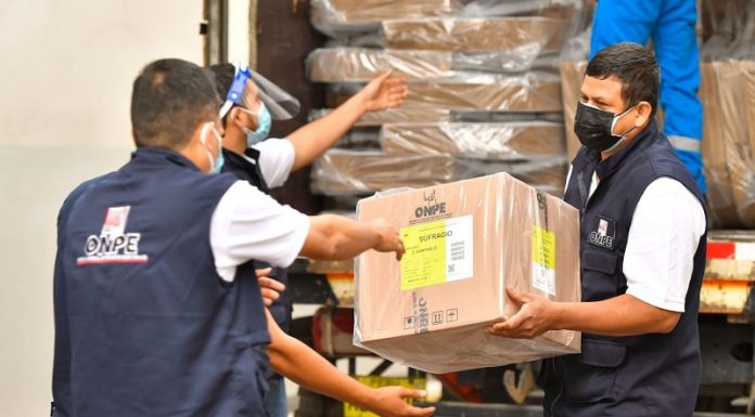 ONPE realiza ensamblaje del material electoral para elecciones internas