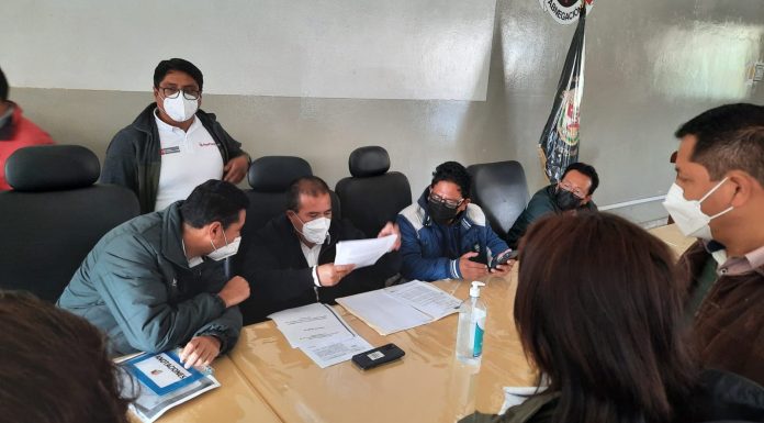 Regantes deciden levantar el paro tras reunión con viceministro
