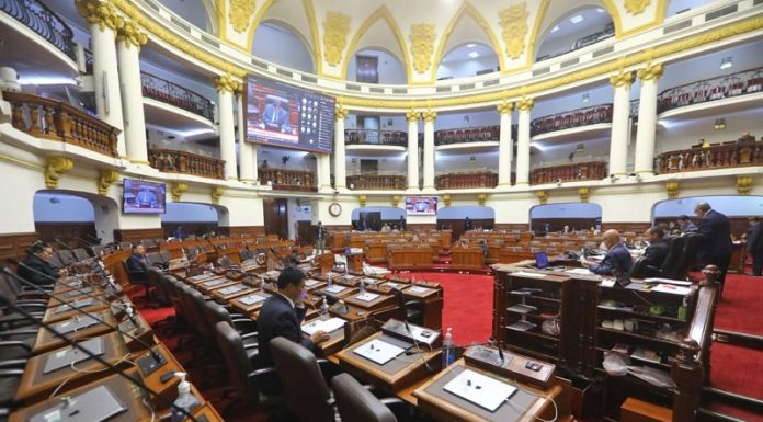 Podrían irse: Presentan proyecto para renuncia de congresistas
