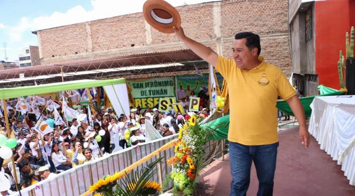 Exgerente regional Javier Yauri ¿postulará al Congreso?