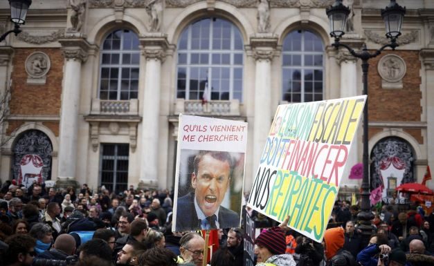 Se agudizan protestas en Francia