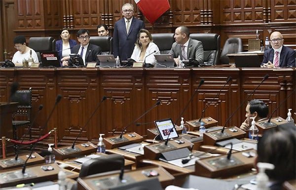 En última encuesta de IEP el 90% de peruanos rechaza labor del Congreso
