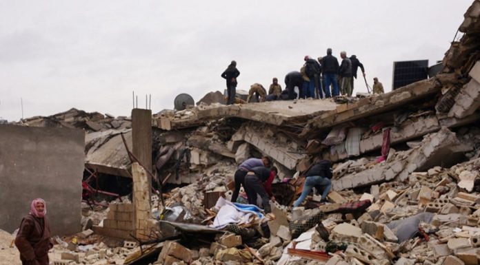 1800 personas muertas deja potente terremoto en Turquía y Siria