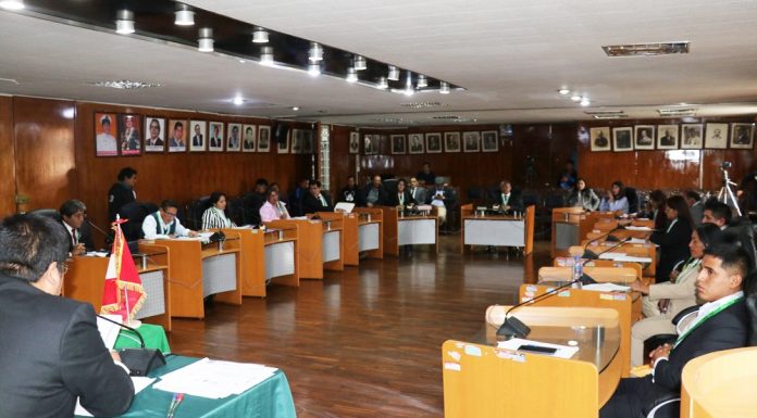 Regidores de Huancayo se suben 1478 soles más a sus dietas