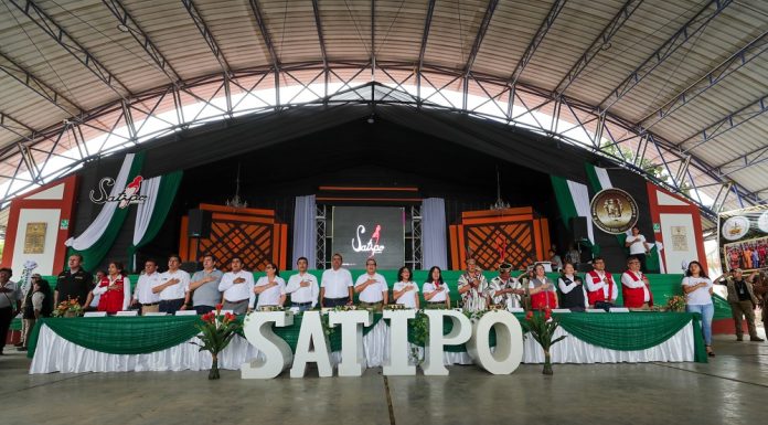 Premier, varios ministros y gobernador de Junín se reúnen en Satipo