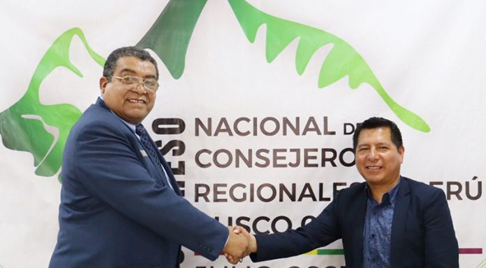 Consejeros regionales se van al Cusco a un congreso nacional
