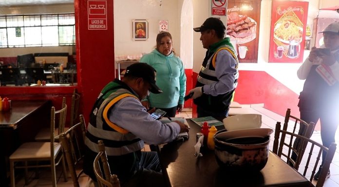 En vísperas del Día del Pollo a la Brasa sancionan a pollerías