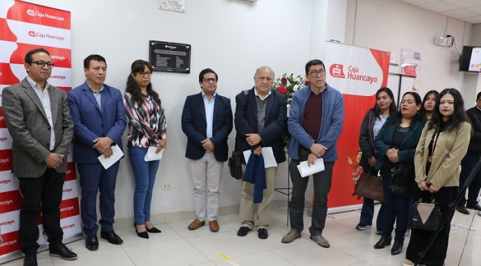 Caja Huancayo rinde homenaje a sus colaboradores fallecidos por la pandemia Covid-19