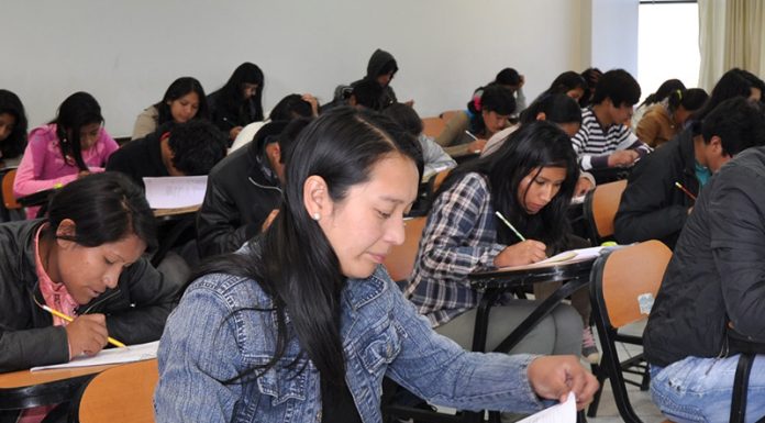 Estudiantes deben consentir entrega de notas a sus padres