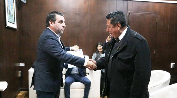 Midis da reconocimiento a alcalde que no entrega productos del PVL