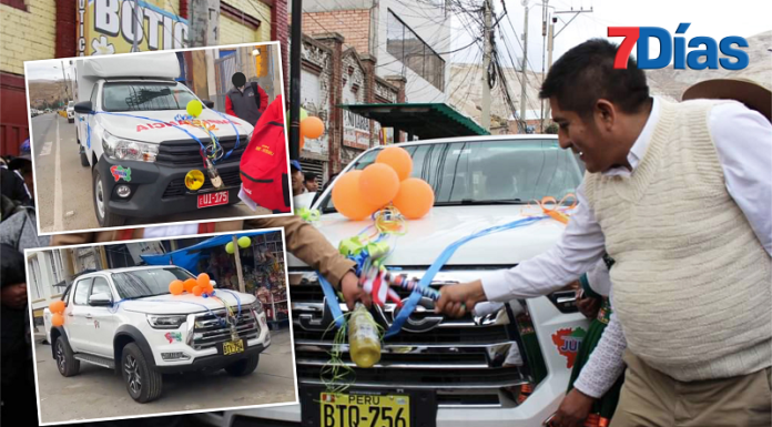 Zósimo Cárdenas inaugura vehículos que están a nombre de un tercero