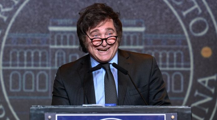 Javier Milei es elegido presidente de Argentina con 55,86 % de los votos