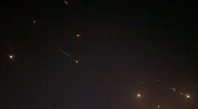 Irán ataca con drones y misiles balísticos a Israel