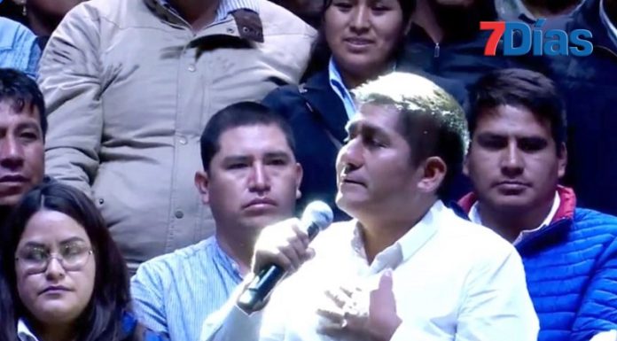 Zósimo Cárdenas se sacude de comentarios sobre regalos a Dina Boluarte