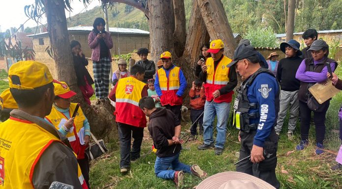 Vecinos atrapan a presunto ladrón y le dan de chicotazos