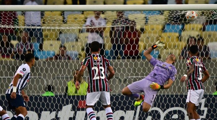 Alianza Lima cae 2-3 ante Fluminense y queda fuera de torneos internacionales