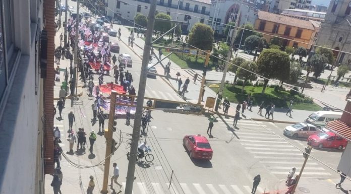 Junín: Fracasa paro de 24 horas de las dos facciones del magisterio