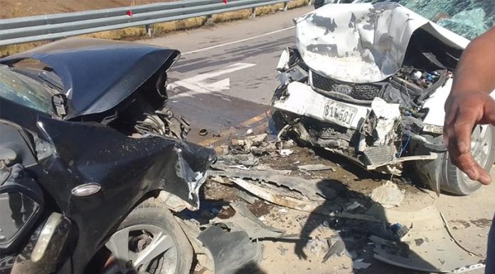 Chofer y pasajero mueren en choque de autos en la vía Huancayo-Pampas