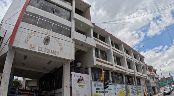 Sindicato de trabajadores de El Tambo rechaza intención de ceder el palacio municipal