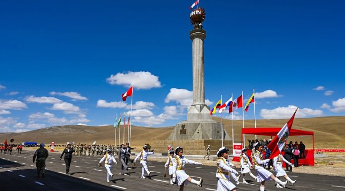 Junín inicia celebración del Bicentenario con gran desfile en Chacamarca