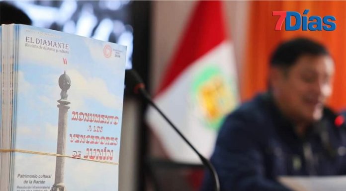Publican fotos inéditas de la construcción del monumento en Chacamarca