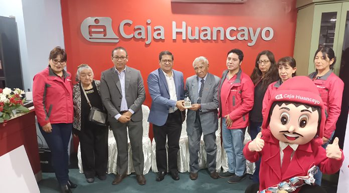 Caja Huancayo rinde homenaje a su fundador y exalcalde Ricardo Bohórquez