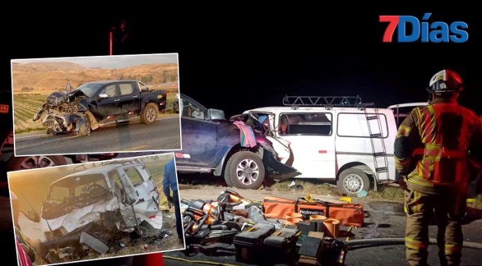 4 integrantes de una familia perecen en choque frontal de camioneta y minivan