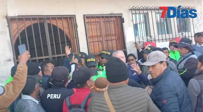 Trabajadores de Ugel acatan paro y Fiscalía los investiga por coacción