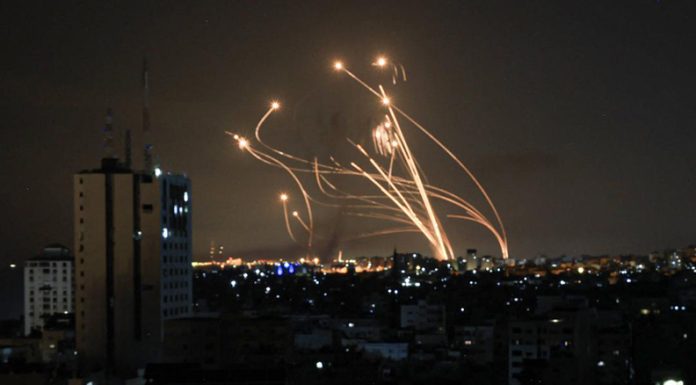 Irán lanza misiles contra territorio israelí y suenan las alarmas en todo el país