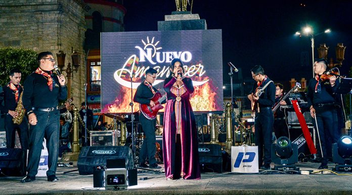 “Nuevo Amanecer” deleitó con su música en la Plaza Constitución