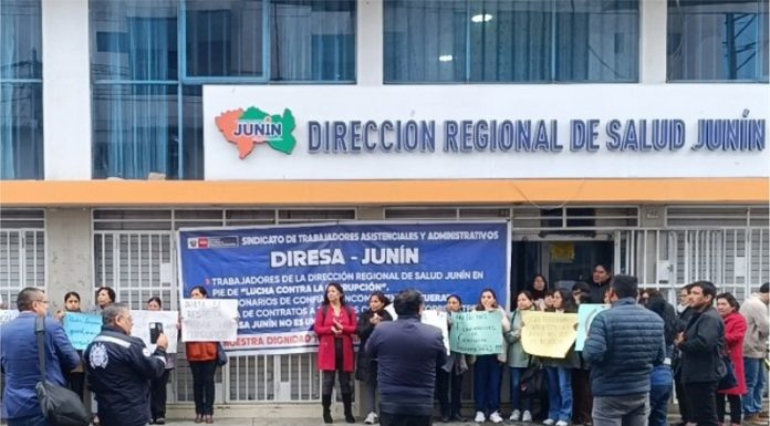Trabajadores con plantón rechazan contratos por terceros y altos viáticos