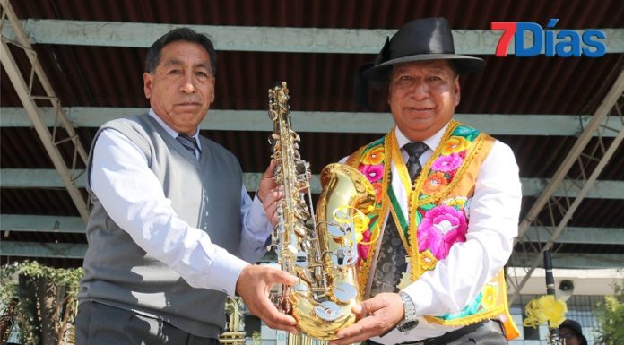 Alcalde Llallico anula compra de instrumentos musicales luego de repartirlos todos