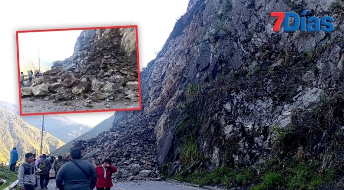 Carretera hacia la Selva Central bloqueada por caída de rocas