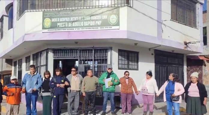 Vecinos se atrincheran para defender su Puesto de Auxilio Rápido