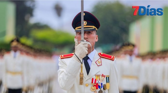 Graduado con Espada de Honor en la Escuela Militar de Chorrillos es huancaíno