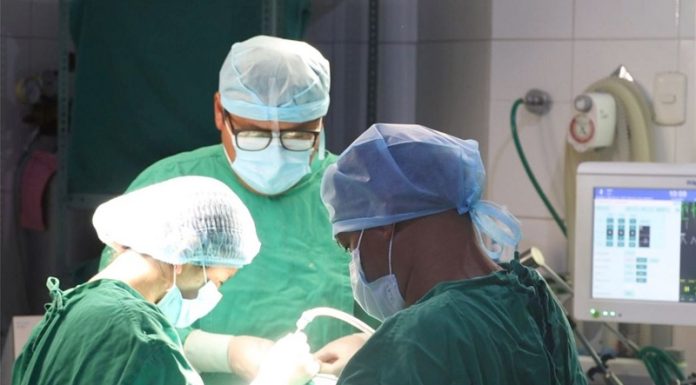 Extirpan el útero a una adolescente para salvarle la vida